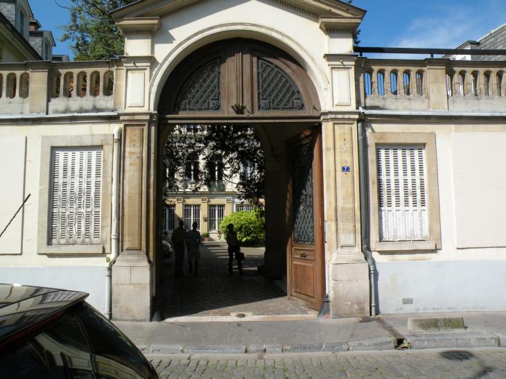  porche d'entrée, rue Vautier Le Noir